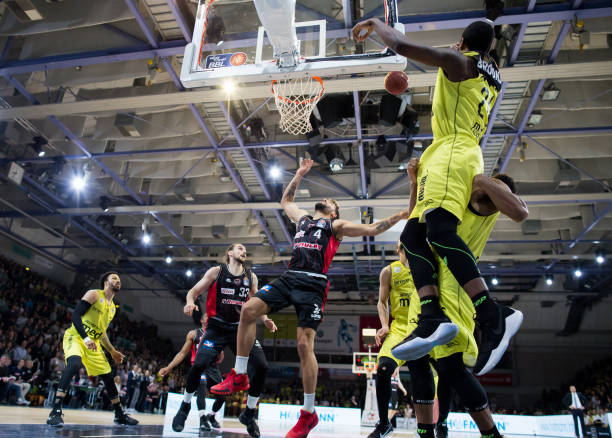 庆赛区的重 庆赛区的重