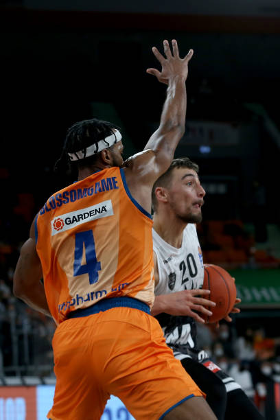 对手在防守 对手在防守